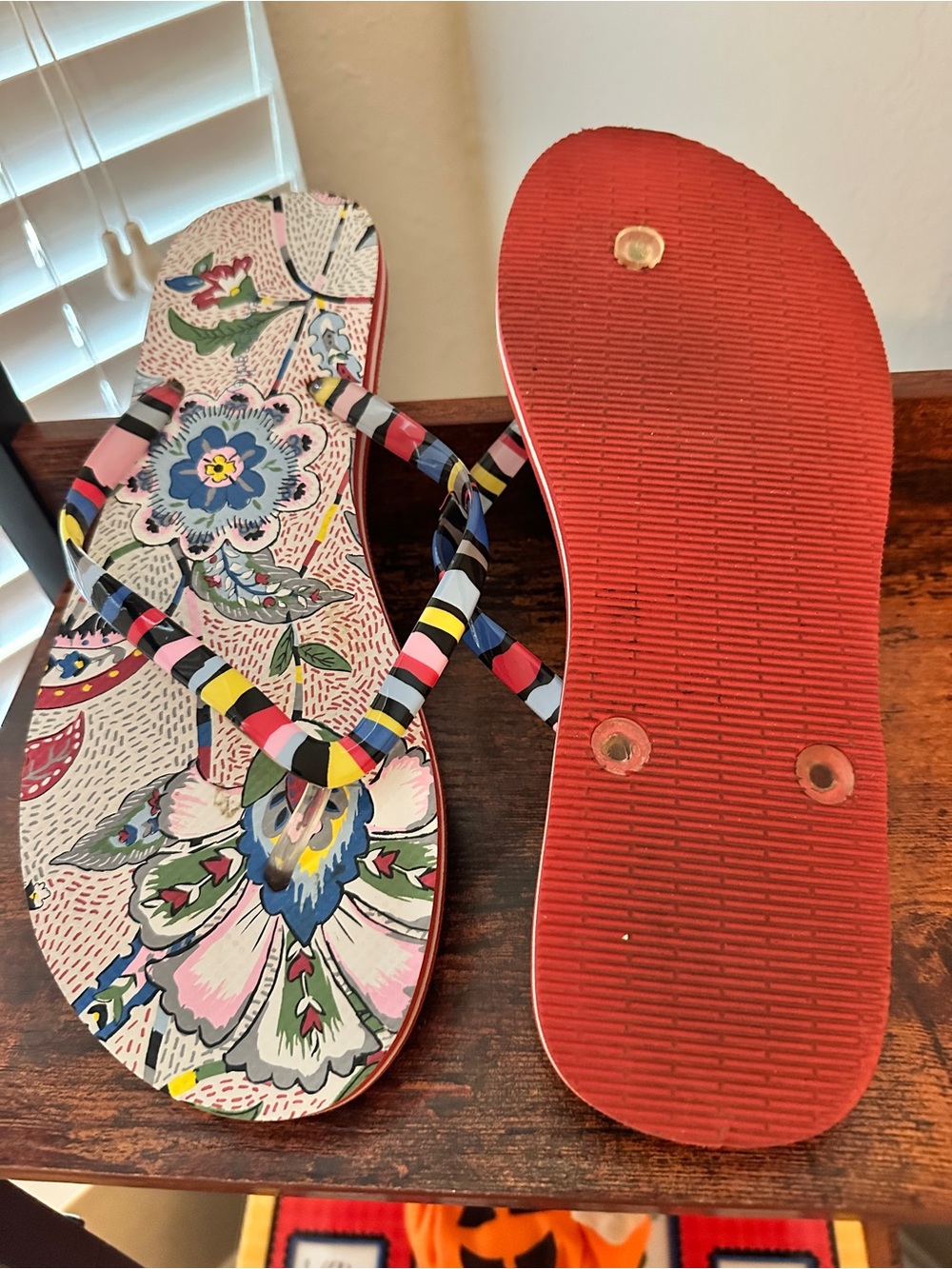 Vera Bradley Women's Flip Flops Sandals Size Large 9-10 Swim Beach Shoe - Picture 2 of 4